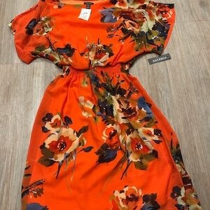 Forever NWT Floral Dress • Size Medium •